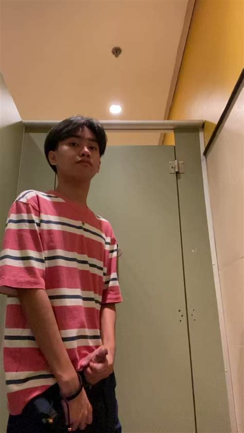 Public Jakol sa loob ng Mall Fitting room (Pubic Jerking  .